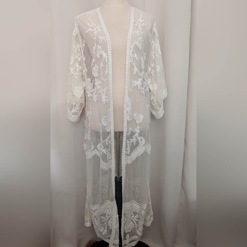 Dizzy Gal Cream Colored Long Lace Kimono, Size M